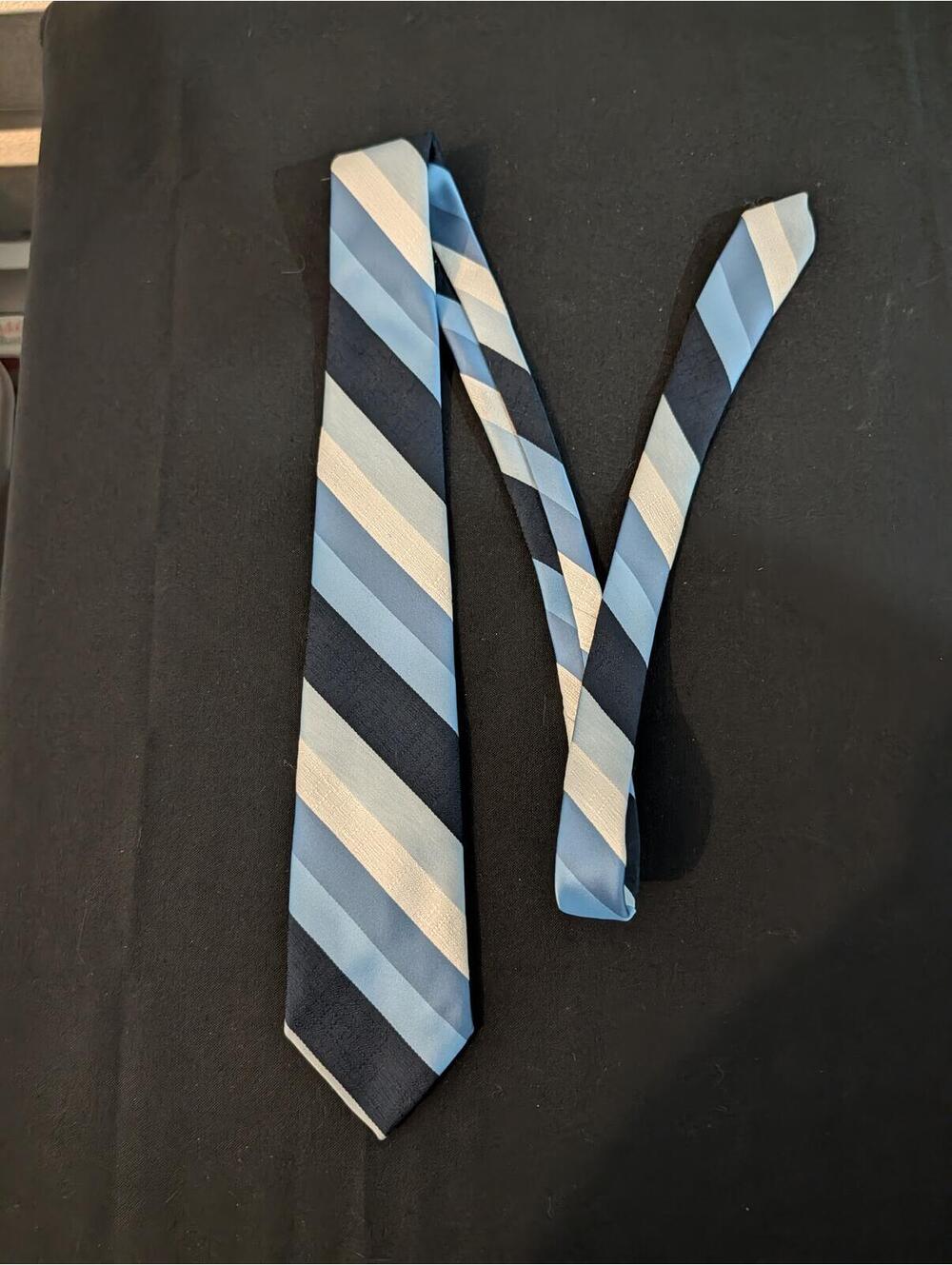 Merritt Schaefer & Brown by Oleg Cassini Tie Blue and white Stripe